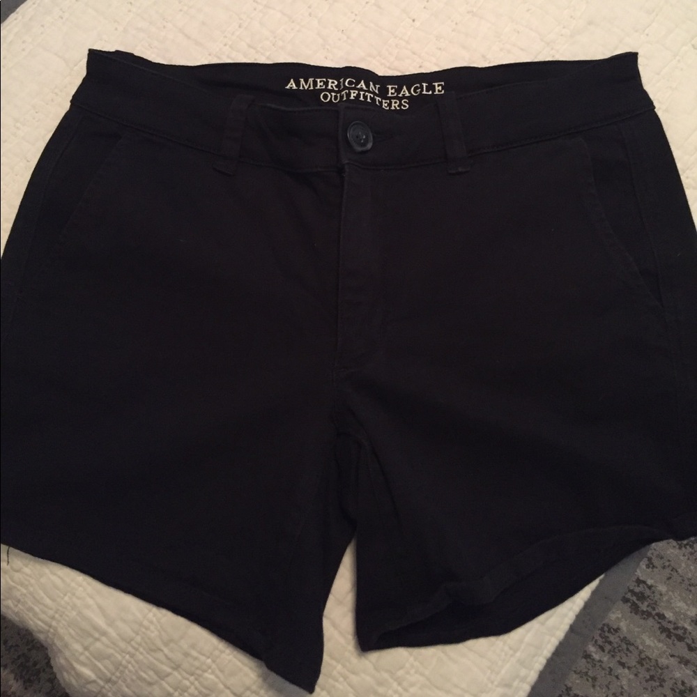 American eagle size 8 black shorts